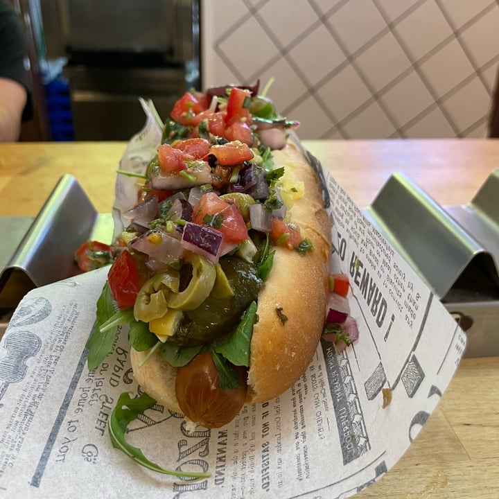 photo of The dog is hot Hot Dog Vegano shared by @miladyminni on  31 May 2022 - review