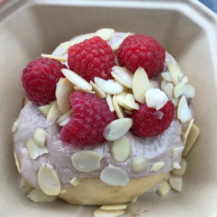 review photo of Cinnaholic Raspberry Dream shared by @ddagostino on 27 Jul 2020 - review