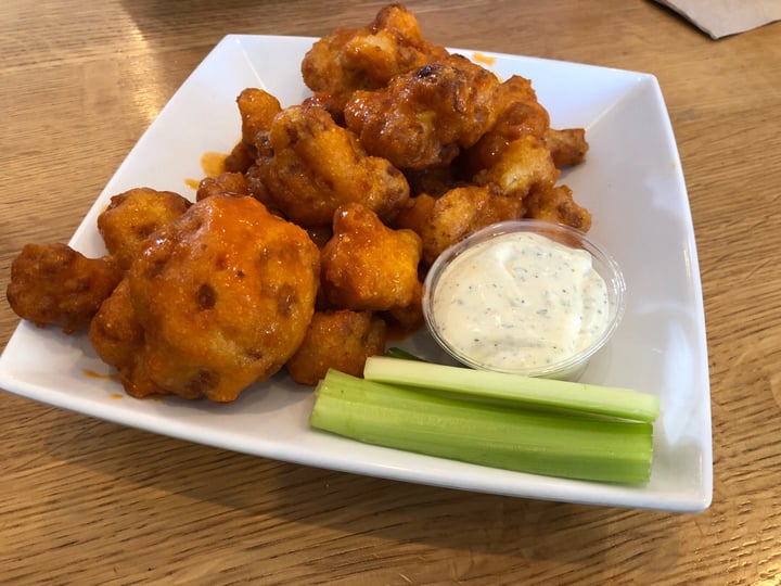review photo of J. Selby's Buffalo Wings shared by @thegingermeier on 14 Oct 2018 - review