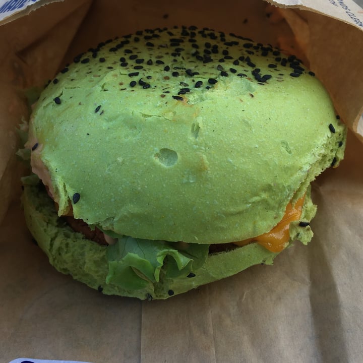 photo of Flower Burger Jungle Burger shared by @theunicornishere on  05 Jan 2022 - review