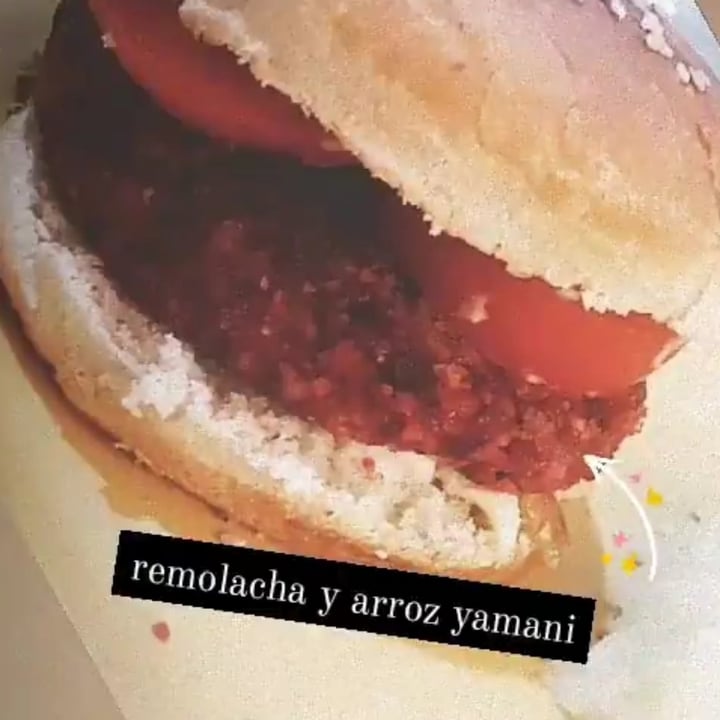 photo of Mundovegan.merlo Hamburguesa De Arroz Yamani Y Remolacha shared by @bianmontenegro on  16 Jan 2021 - review