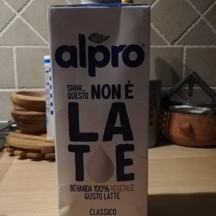 photo of Alpro This is Not Milk Classic Questo Non è Late Classico shared by @pilly on  10 Jun 2022 - review