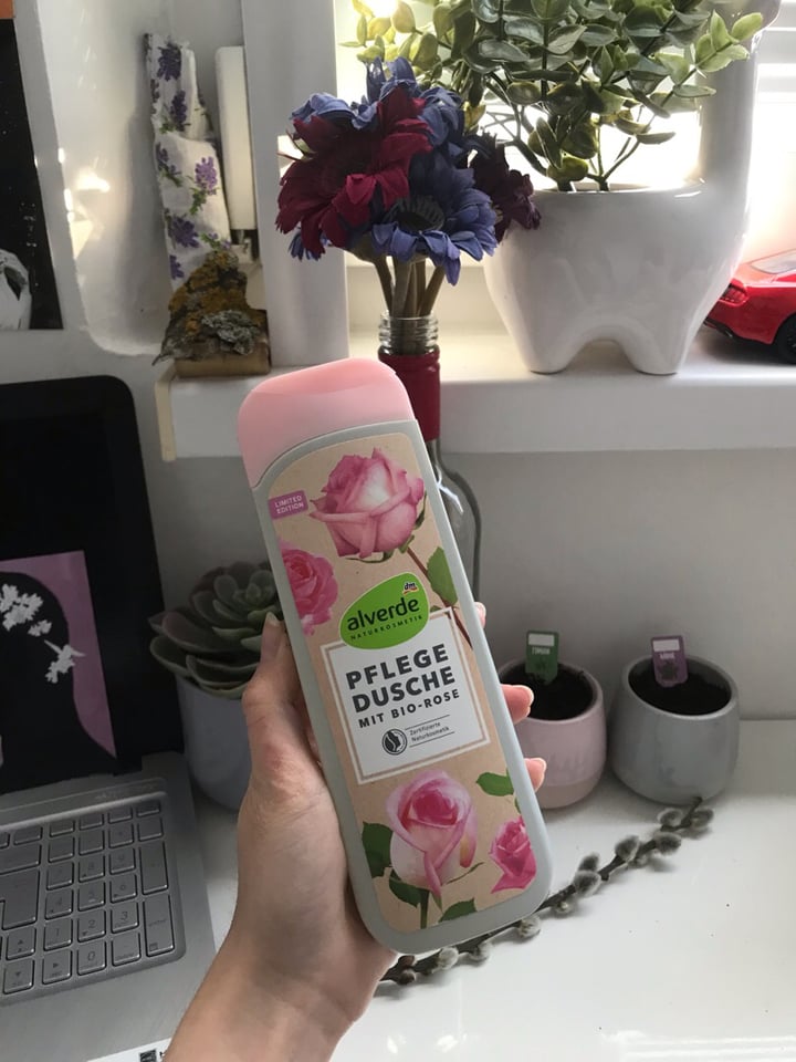 photo of Alverde Naturkosmetik Bio-Rose Shower Gel shared by @secanska on  09 Apr 2020 - review