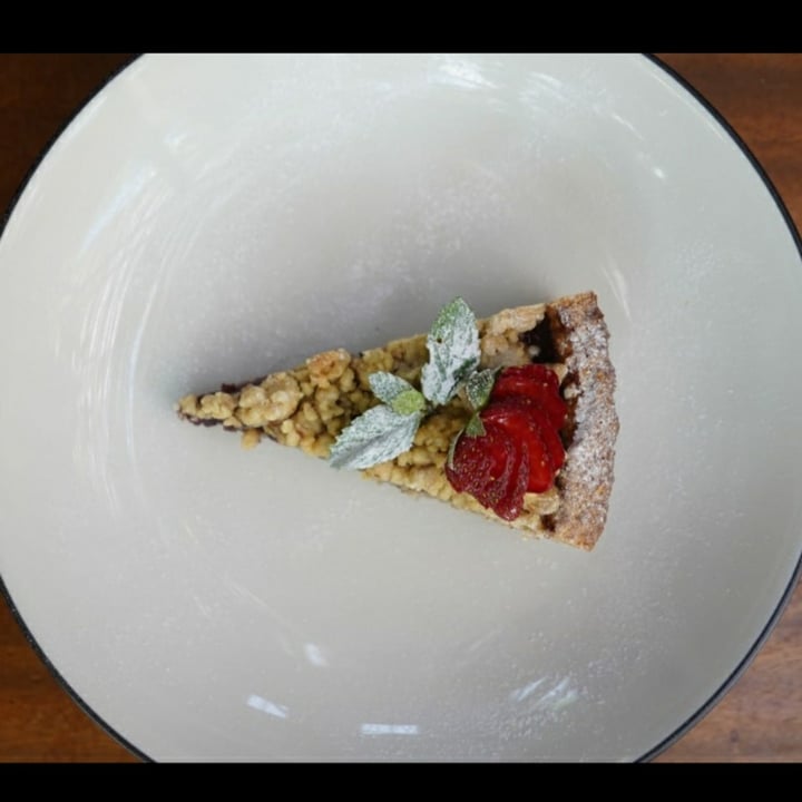 photo of Manggis in Canggu Berry Crumble Pie shared by @hancen on  25 Sep 2020 - review