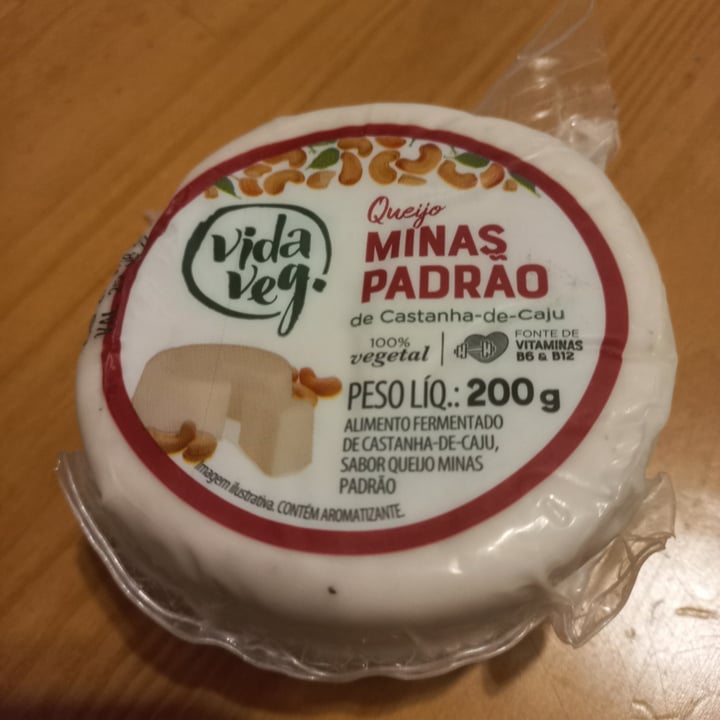 photo of Vida Veg queijo minas padrão shared by @claudiafranco on  13 Jun 2022 - review