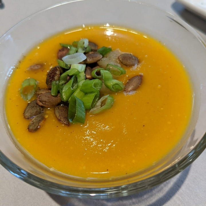 review photo of Equinox Restaurant Red Curried Pumpkin Soup shared by @mikamar on 18 Oct 2020 - review
