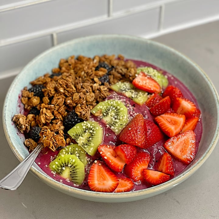 photo of Love Grown Chocolate granola shared by @theveganrocks on  26 May 2021 - review