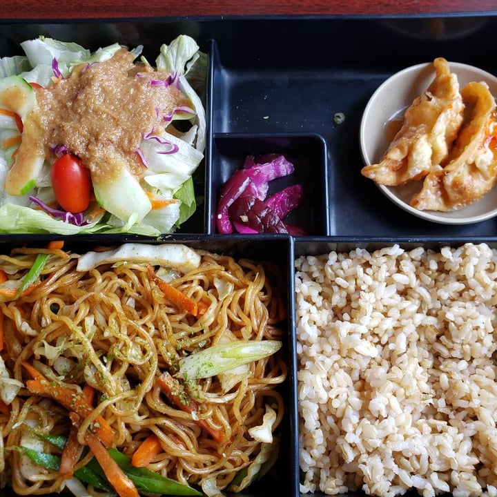 review photo of Kotobuki Japanese Restaurant Mango Salsa Roll, Yakisoba Lunch Meal shared by @rheba on 27 Sep 2019 - review