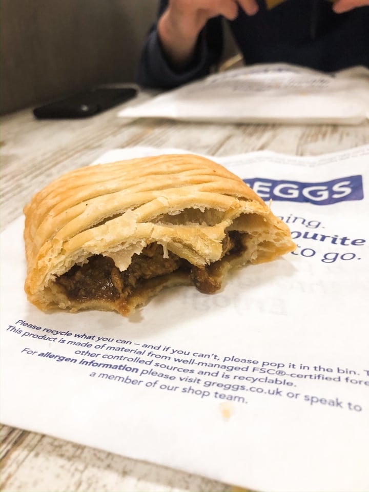photo of Greggs Vegan Steak Bake shared by @minimallucy on  04 Jan 2020 - review