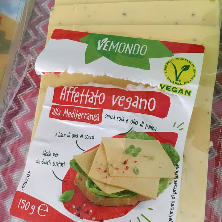 photo of Vemondo Affettato vegano alla Mediterranea shared by @latrivex on  31 Mar 2022 - review