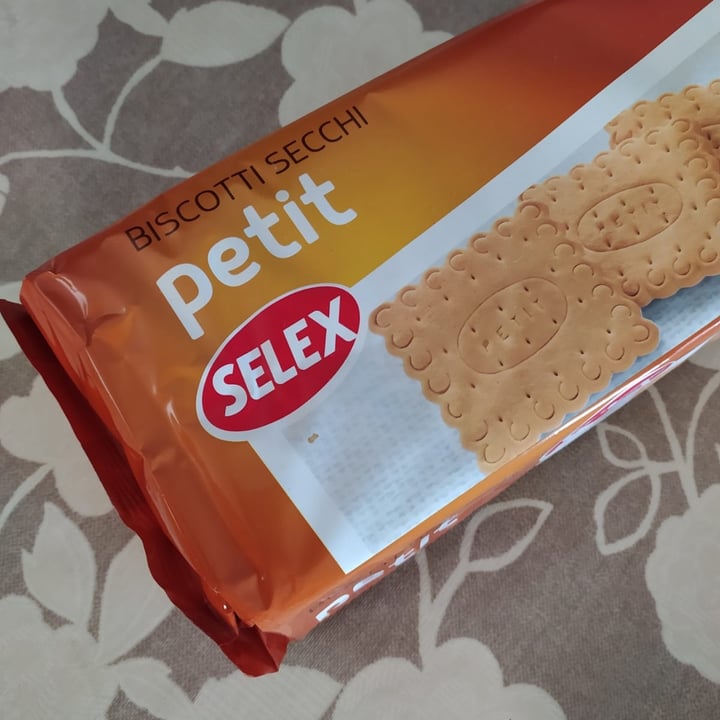 photo of Selex Petit Biscotti Secchi shared by @viveregreenn on  12 Mar 2022 - review