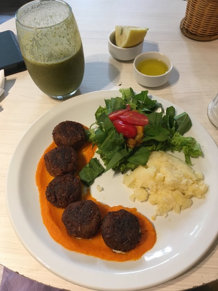 photo of Vica (Delivery Only) Plato de falafel shared by @martitrost on  16 Nov 2019 - review