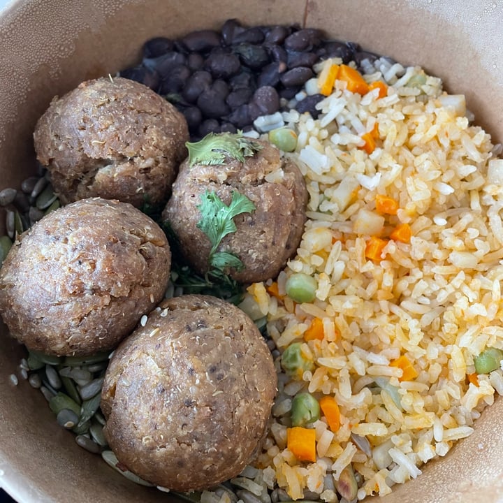 photo of Pali Pali Santa Fé albondigas de semillas en salsa morita shared by @yaremi on  10 Aug 2022 - review