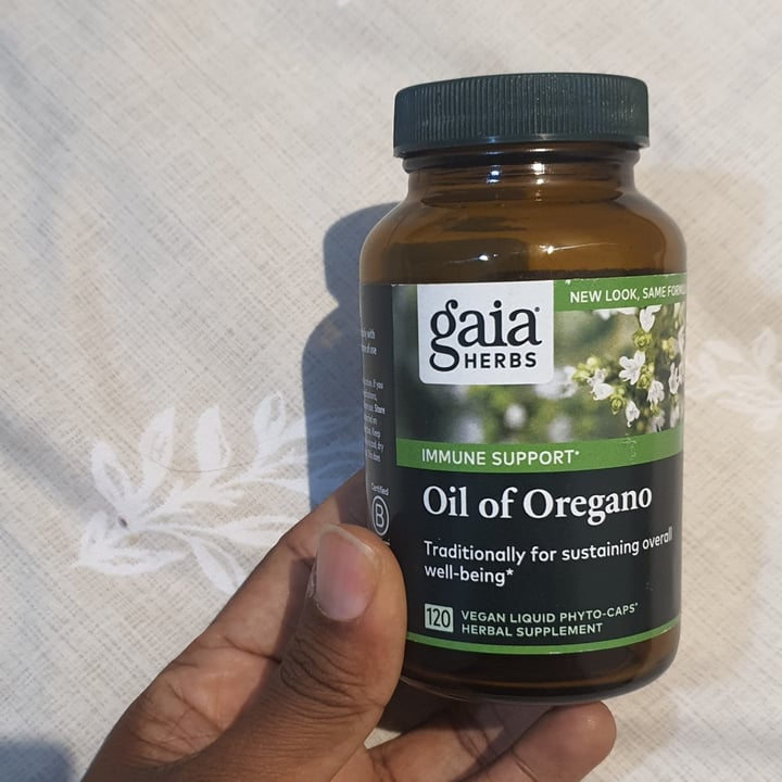 photo of Gaia herbs Oil of oregano shared by @janainamelo on  24 Apr 2022 - review