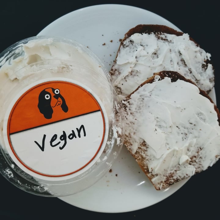 photo of Nervous Charlie's Bagels Vegan Cream Cheese (8oz) shared by @mclevn on  02 Oct 2021 - review