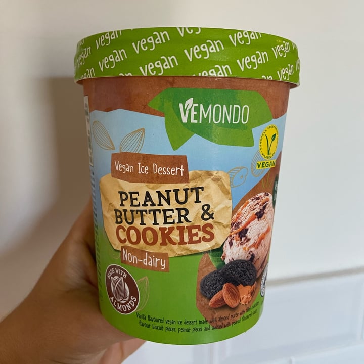 photo of Vemondo  ice cream peanut shared by @martarubbersoul on  17 Aug 2022 - review