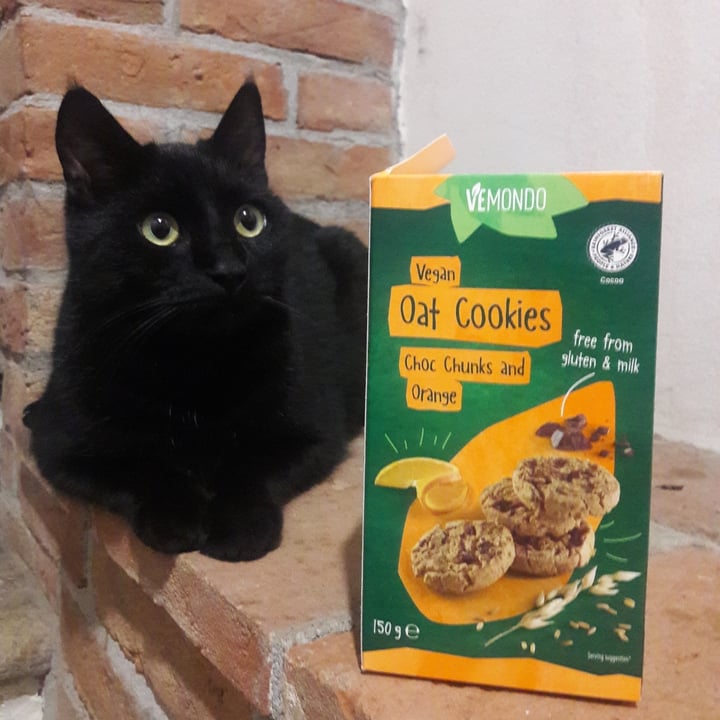 photo of Vemondo Oat Cookies Choc Chunks and Orange shared by @giuliacarosio on  14 Nov 2021 - review