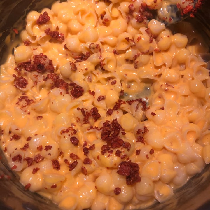 review photo of Daiya Bacon and Cheddar Deluxe Cheezy Mac shared by @hadley on 27 Jan 2021 - review
