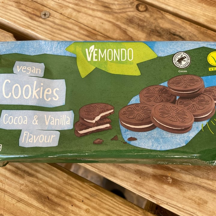 photo of Vemondo  Vegan cookies Cocoa and Vanilla shared by @mareeavegfit on  25 Jun 2022 - review