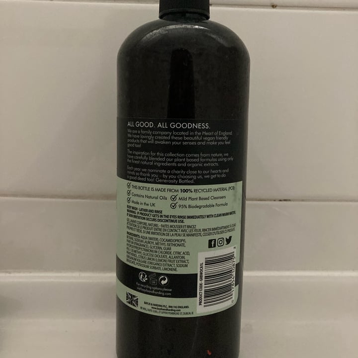 photo of Baylis & Harding Oud, Cedar And Amber Body Wash shared by @laurap96 on  30 Mar 2022 - review
