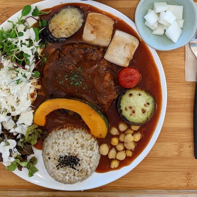 Photo of the dish “Vegan Hamburg Steak Plate”
