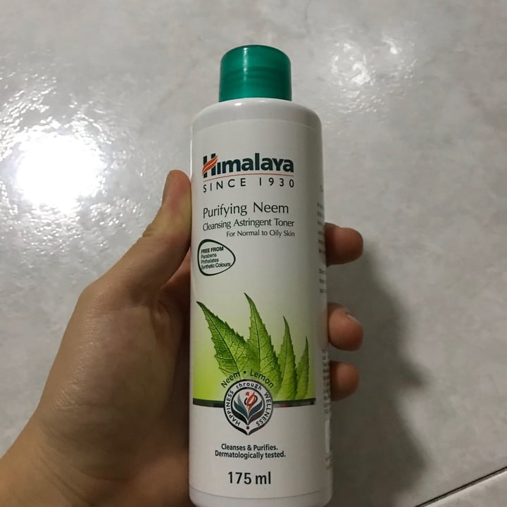 photo of Himalaya Herbals Purifying neem cleansing astringent toner shared by @opheeeliaaa on  12 Jun 2020 - review