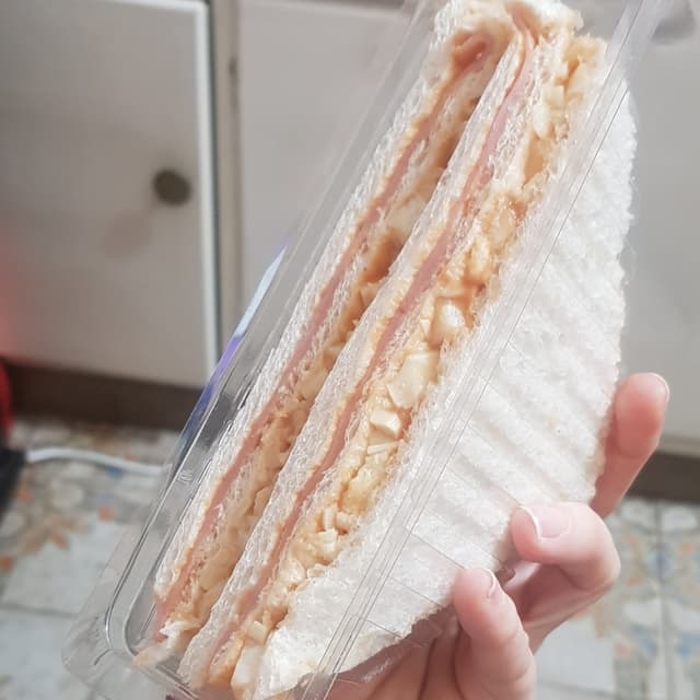 菜肴“Sandwich de miga”的照片