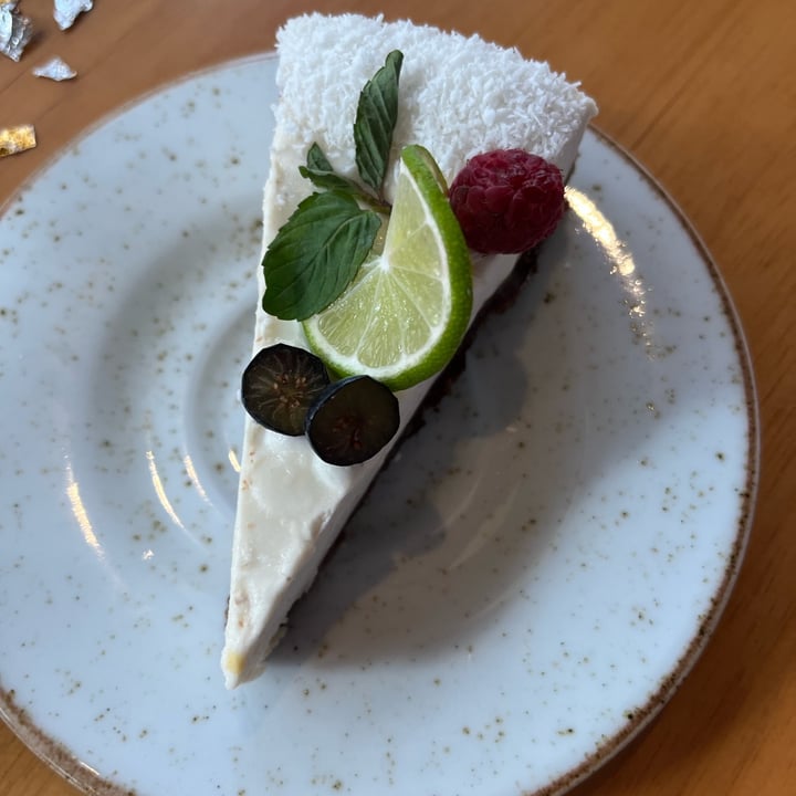 photo of Raw Café Cheesecake shared by @-st-3 on  04 Aug 2022 - review