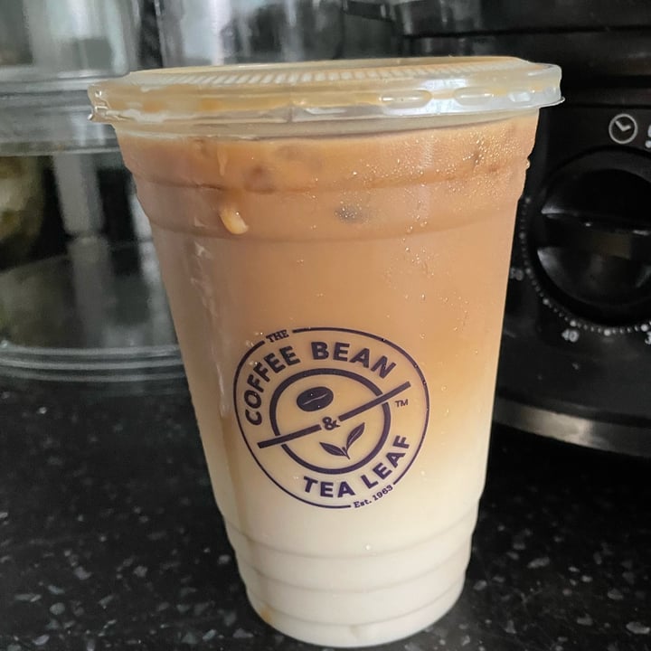 review photo of Coffee Bean & Tea Leaf Oatside Iced Latte shared by @cinnamonsticks on 30 Mar 2022 - review