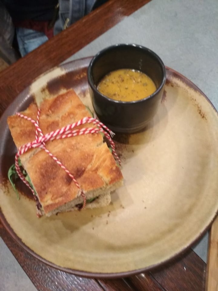 review photo of The Sister Brussels Café Focaccia Avocado with Tapenade shared by @piomar on 15 Aug 2019 - review
