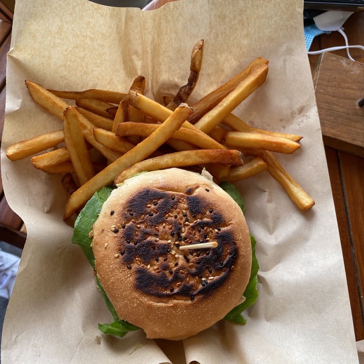 photo of Mango y Chile Maya Burger shared by @karla93 on  19 Mar 2021 - review
