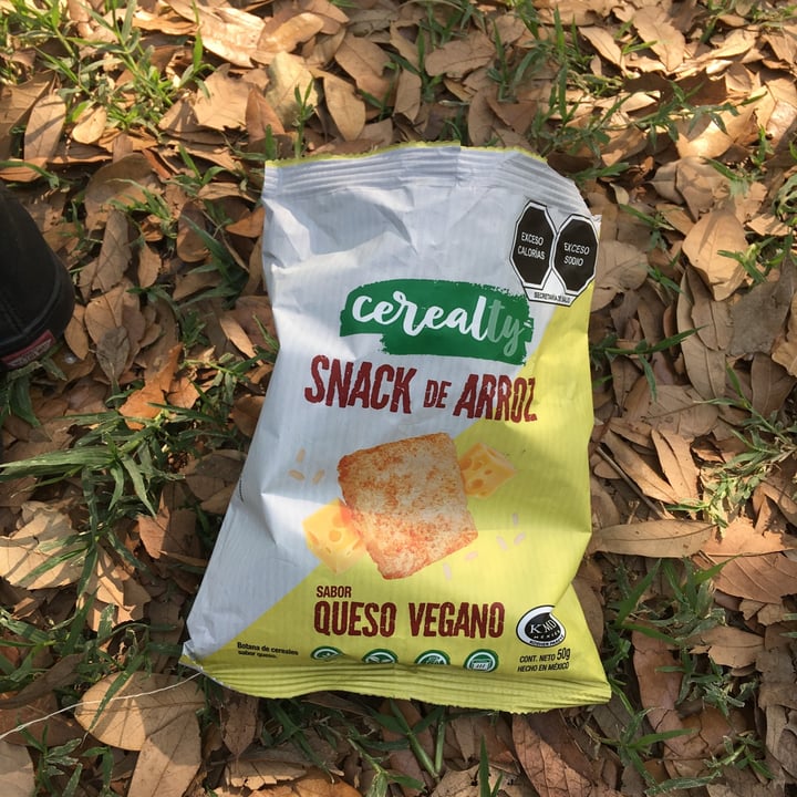 photo of Cerealty Snack de arroz sabor queso vegano shared by @dafrosae on  04 Nov 2022 - review