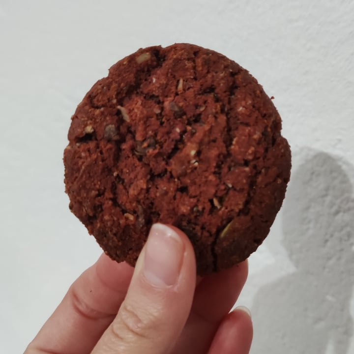 photo of Vemondo Vegan Oat Cookies Chocolate, Beetroot and Seeds shared by @miriana016 on  29 Nov 2021 - review