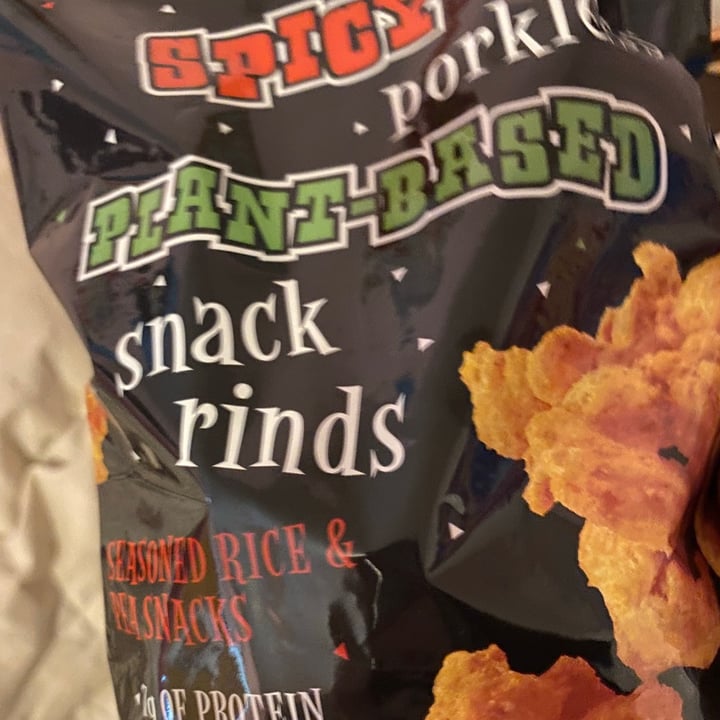 photo of Trader Joe's Spicy porkless plant-based snack rinds shared by @ploopy on  24 Aug 2021 - review