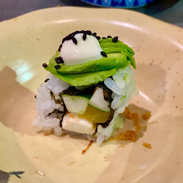 photo of Herbivore Avocado Roll Maki shared by @thatsassymomo on  18 Feb 2021 - review