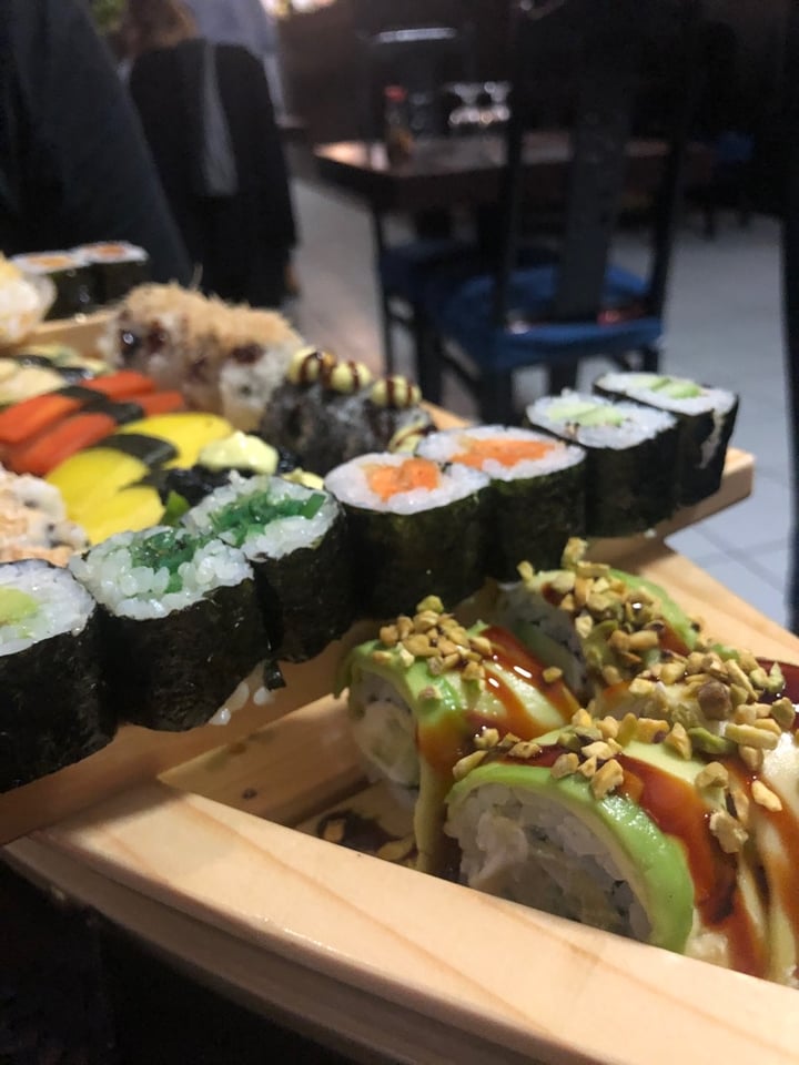 photo of Asia Fusion Sushi Barca mix per 2 persone Vegan shared by @ambra95 on  17 Feb 2020 - review