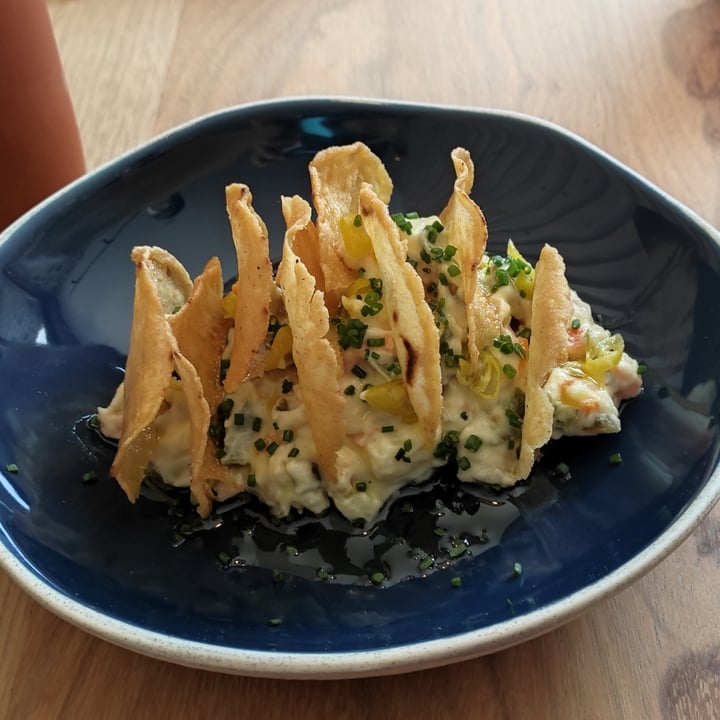 photo of Ruda Gastrobar Plant based Ensaladilla Con Encurtidos Y Acompañada De Tostadas Mexicanas shared by @pastoreovan on  20 Oct 2021 - review