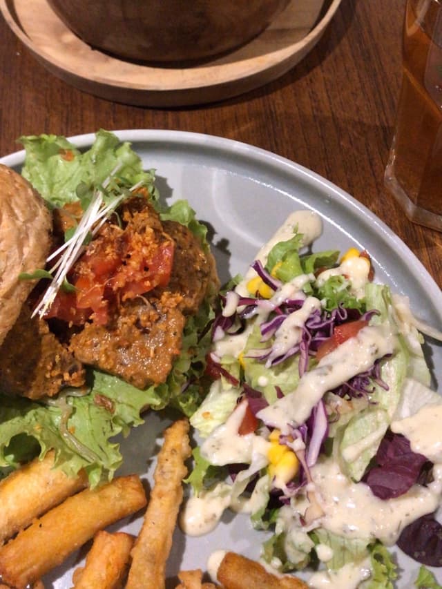 Photo of the dish “Vegan Rendang burger”