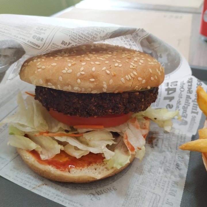 photo of deWeggie's Hamburguesa Crispy Veg shared by @ditovegan on  29 Oct 2021 - review