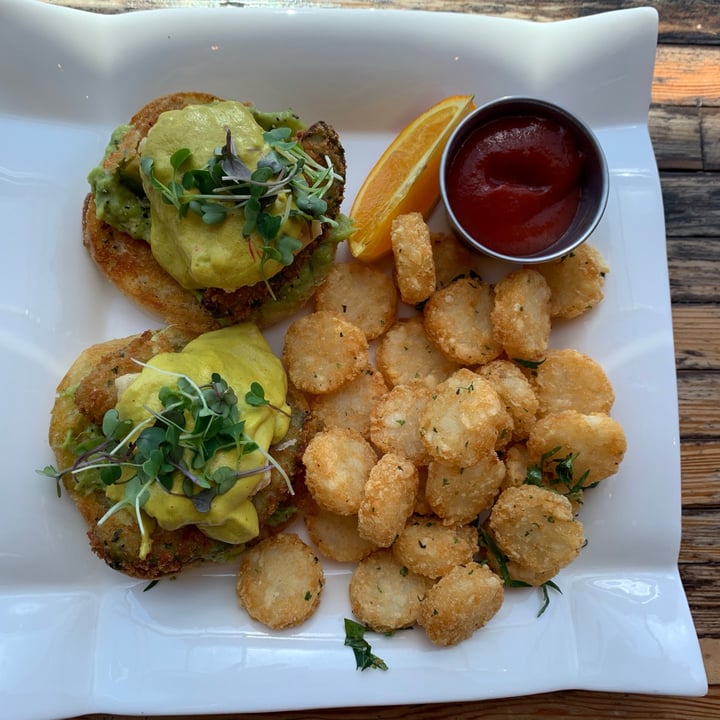 photo of Bravocados Avocado Three Ways Benny shared by @courtneygauthier on  22 Apr 2021 - review