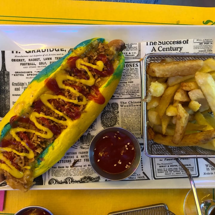 photo of Freedom Cakes Freedom hot dog shared by @veganningbetter on  11 May 2022 - review