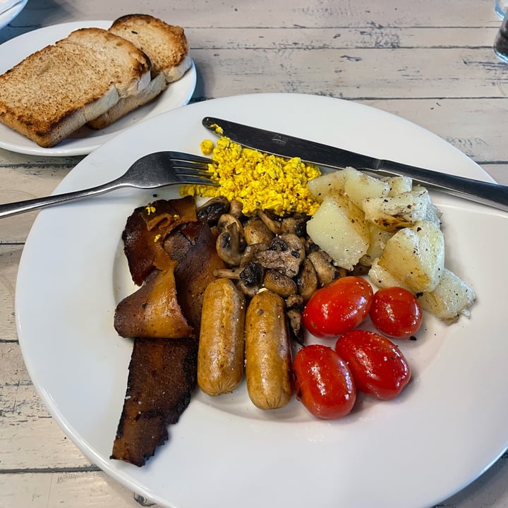 review photo of THE PINK OLIVE Full Vegan Breakfast shared by @yesimadiva on 21 Aug 2022 - review