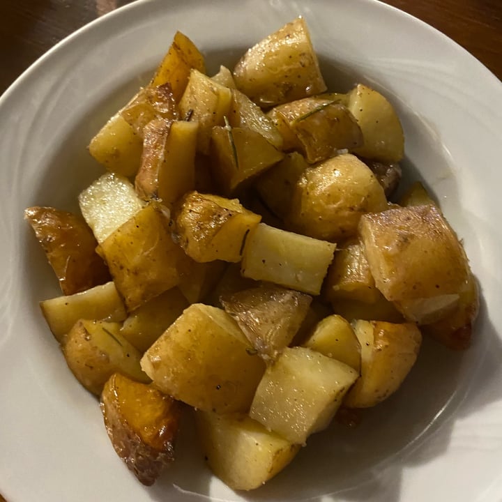 review photo of L'Artrov Bar Trattoria patate al forno shared by @pbrain30 on 21 Jun 2022 - review