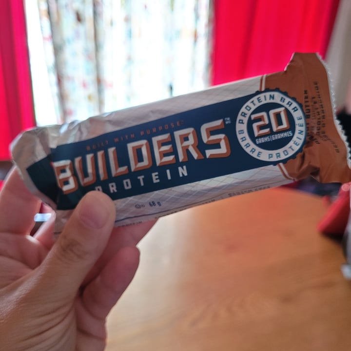 photo of Clif Bar Builders Chocolate Peanut Butter Protein Bar shared by @yummyecoliving on  13 Jun 2021 - review