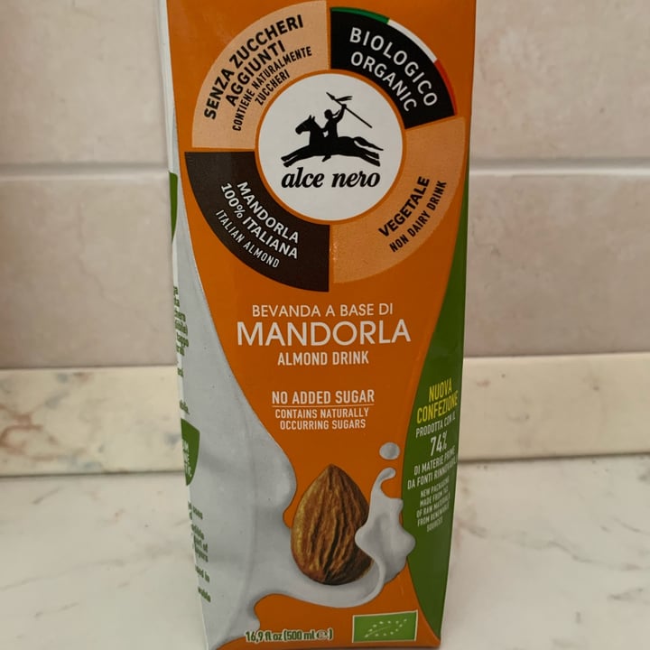 review photo of Alce Nero Bevanda a base di mandorla shared by @robertabenatti on 30 Jul 2022 - review