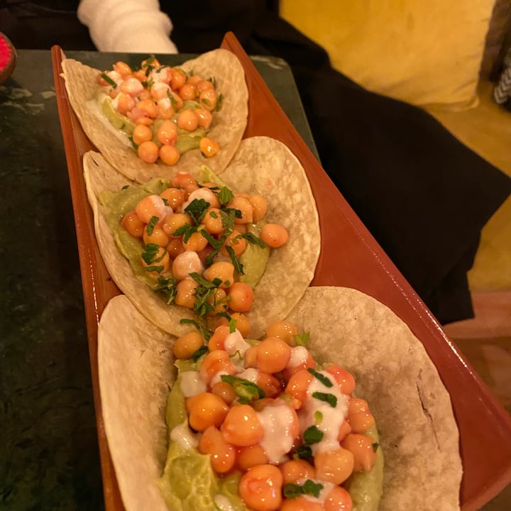 photo of A Vocados Tuset tacos veganos shared by @dmonteys on  19 Feb 2021 - review