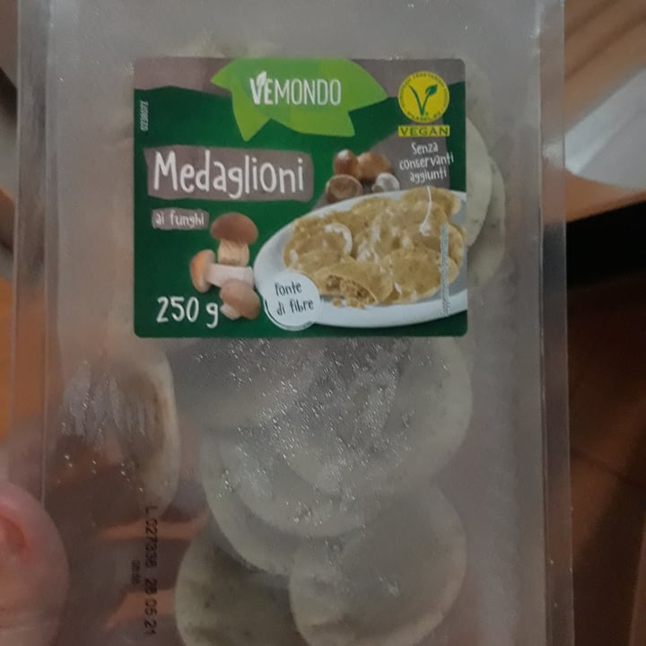 review photo of Vemondo Medaglioni ai funghi shared by @noazurru on 19 Apr 2021 - review