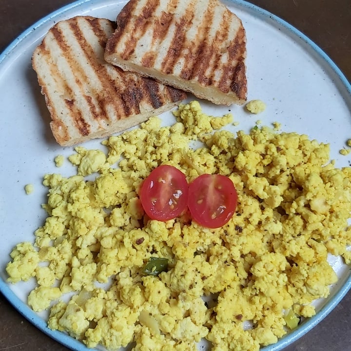 photo of SEEdS - Loja Leblon Tofu mexido com ciabatta na chapa shared by @paulacaldara on  22 Jan 2022 - review