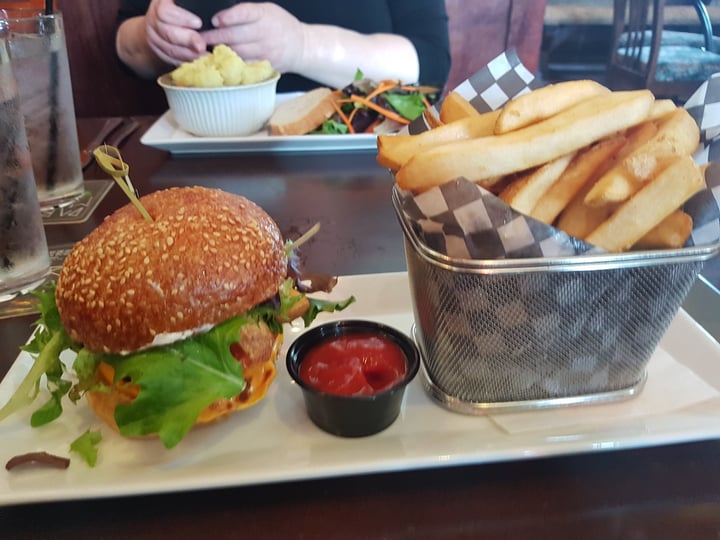photo of Coach and Horses (Temporarily closed) Beyond Meat Burger shared by @rosie on  23 Apr 2018 - review
