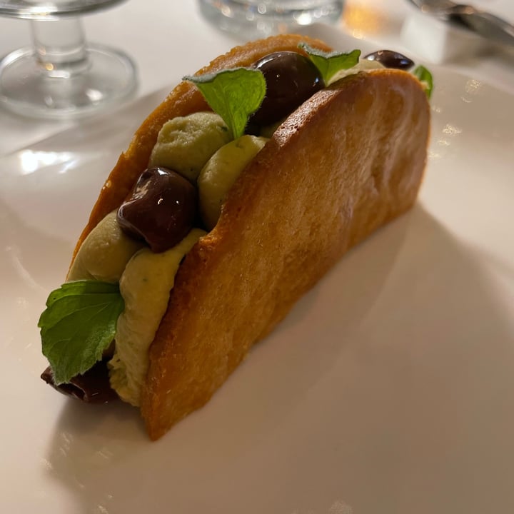review photo of Capra e Cavoli vegetariano, vegano e pesce Farinata di ceci e humms shared by @ilarietta on 16 Sep 2022 - review